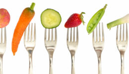 关于收集蔬菜和水果的叉子，饮食观念